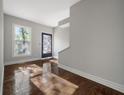 2048 Pratt Blvd, Chicago IL  60645-4981 exterior