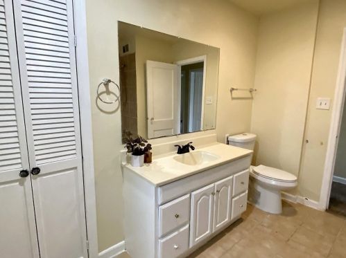 5764 40th St, Milwaukee WI  53221-3910 exterior