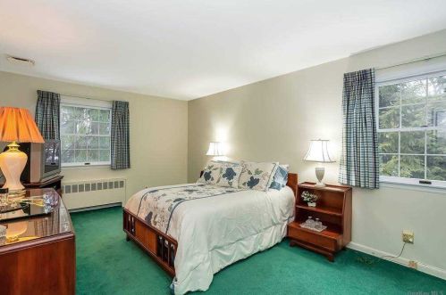 89 Luyster St, Huntington Station NY 11746-4422 exterior