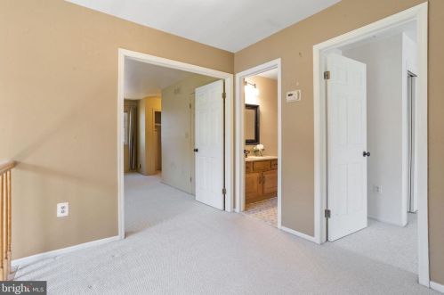 36 Danielle Ct, Trenton NJ 08648-1452 exterior