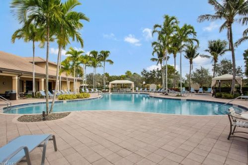 6597 Marbella Dr, Naples FL  34105-5053 exterior