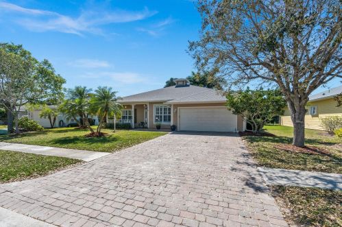681 Little Kayak Pt, Fort Pierce FL  34983-3516 exterior