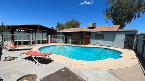 4202 72nd Ln, Phoenix AZ  85033-3111 exterior