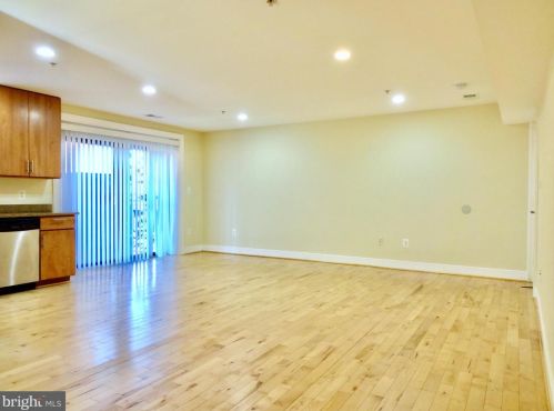 306 Atlantic St, Washington, DC 20032-3098