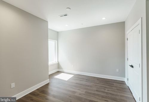 429 Lemonte St, Philadelphia PA 19128-4534 exterior