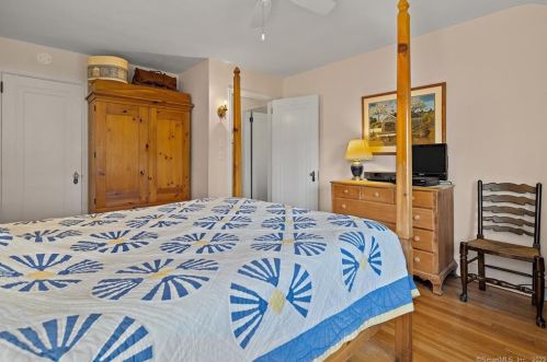 23 Buckingham Pl, Norwalk CT 06851-5004 exterior