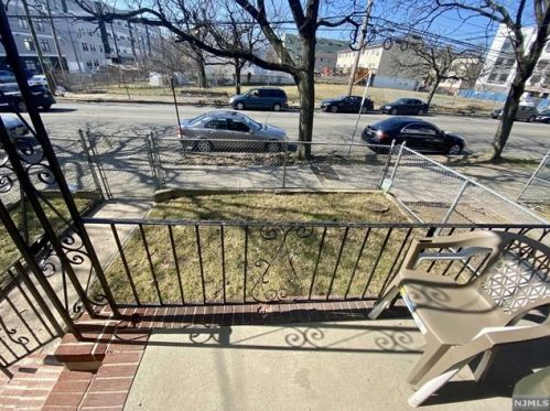 187 Graham Ave, Paterson NJ  07508-2422 exterior