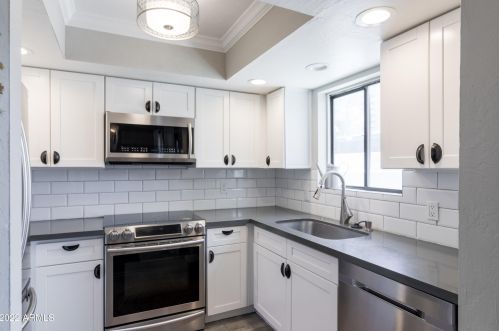 3434 11th St, Phoenix, AZ 85014-5066