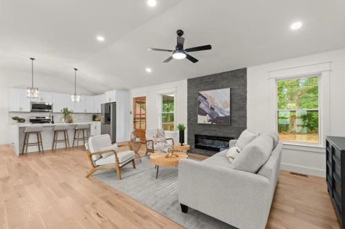 4508 King Springs Rd, Smyrna GA 30082-4724 exterior