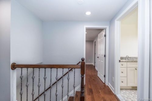 425 Rosemary St, Dearborn Heights MI  48127-3681 exterior