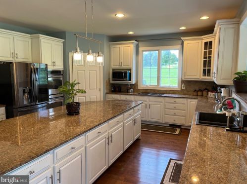 17674 Tobermory Pl, Leesburg VA  20175-7052 exterior