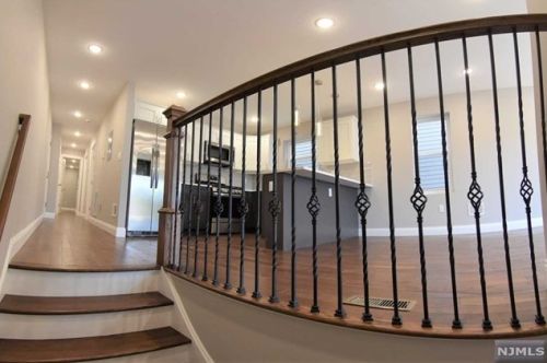 225 9 St, Newark NJ 07107-1907 exterior