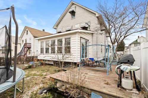 6 8 St, New Brunswick NJ 08902-4534 exterior