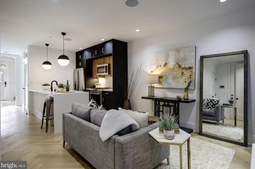 1462 Chapin St, Washington, DC 20009-4511