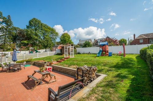 123 Mcclellan Dr, Pittsburgh, PA 15236-4101