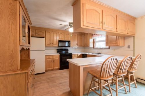 30 Donna Ter, Taunton MA 02780-2801 exterior