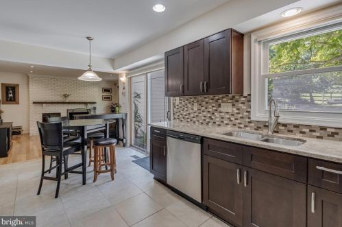 13824 Rippling Brk Dr, Silver Spring MD 20906-2302 exterior