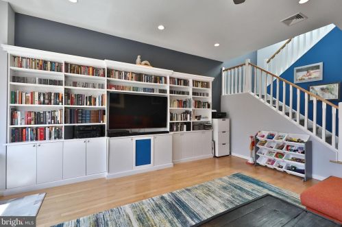 1513 Bainbridge St, Philadelphia PA 19146-2130 exterior