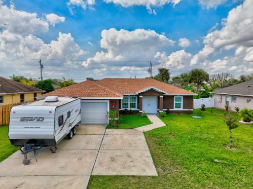 2356 Savona Blvd, Fort Pierce FL  34953-2215 exterior