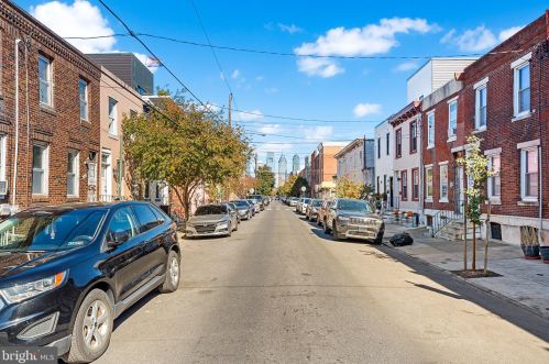 1420 17 St, Philadelphia PA 19146-4714 exterior