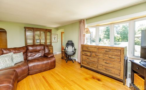 6 Brearley Ave, Trenton, NJ 08648-3841