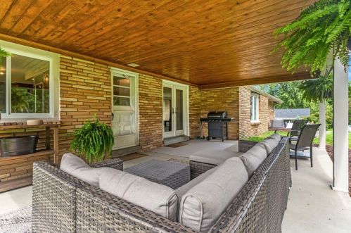 2374 Jenkinson Dr, Pittsburgh PA  15237-6620 exterior