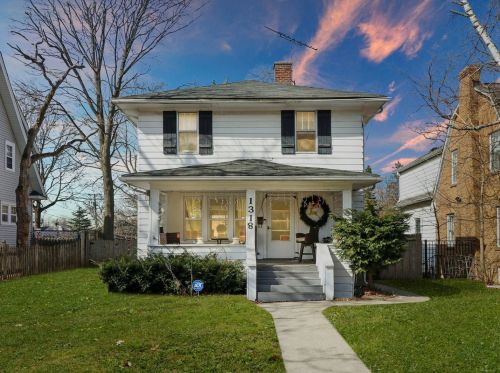 1318 Jackson St, Waukegan, IL 60085-1859