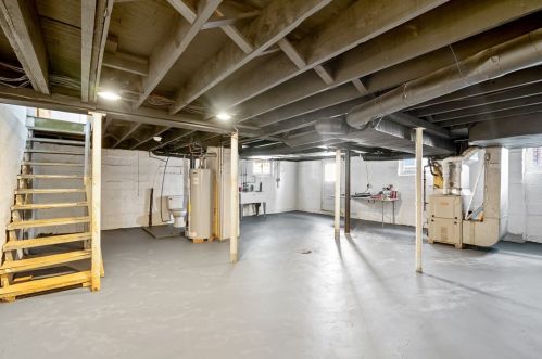 1433 Mervin Ave, Pittsburgh PA  15216-2028 exterior