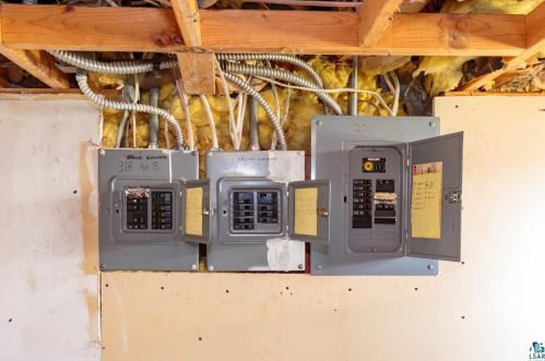 318 12 Ave, Duluth MN 55805-2217 exterior