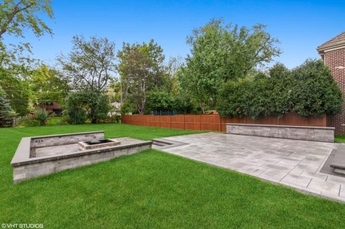 245 Highland Ave, Elmhurst IL  60126-2554 exterior