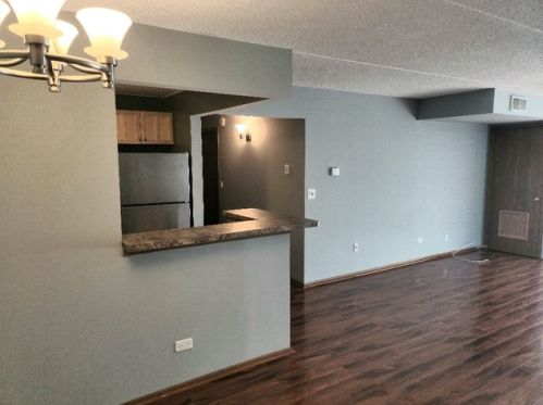 7707 Irving Park Rd, Chicago, IL 60634-2188