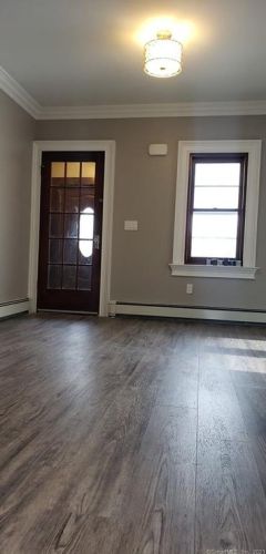 16 Falmouth St, Milford, CT 06460-5506