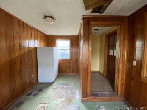 409 Burritt St, New Britain CT 06053-4005 exterior