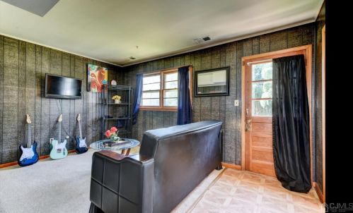 226 Prospect Ave, Green Brook NJ  08812-1418 exterior