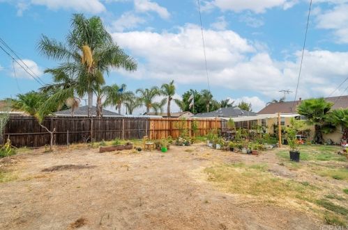 13633 Carpintero Ave, Bellflower CA 90706-2720 exterior