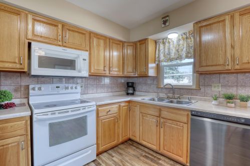 3766 88th St, Milwaukee WI  53222-2705 exterior