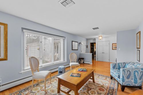 2415 Rochelle Ave, Milwaukee WI 53209-2624 exterior