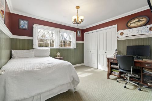 126 Wilmington Dr, Huntington Station NY 11747-4026 exterior