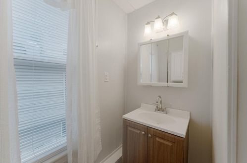 154 Grv St, Woonsocket RI 02895-5305 exterior