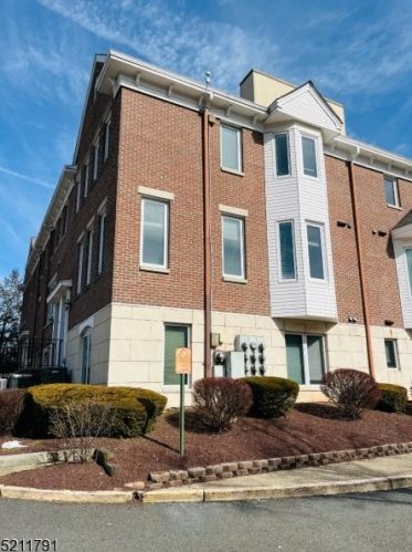 94 Blackwell St, Dover, NJ 07801-4081