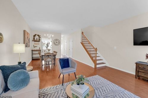 210 Swathmore Dr, Nutley NJ  07110-3928 exterior