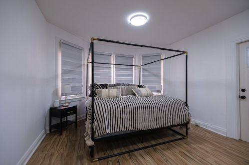 9116 Frankstown Rd, Pittsburgh PA  15235-1433 exterior