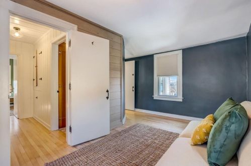 4237 Burrell St, Milwaukee WI  53207-5003 exterior