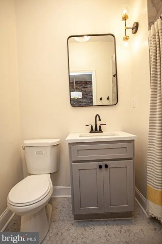 2022 21 St, Philadelphia PA 19145-2722 exterior