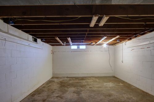 3330 Bradford St, Grand Rapids MI 49525-3317 exterior