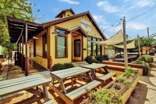 1708 Cedar Ave, Austin TX 78702-1429 exterior