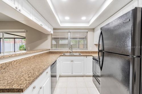 13922 Briardale Ln, Tampa FL  33618-2116 exterior