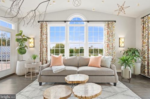 23073 Creighton Farms Dr, Leesburg VA 20175-6491 exterior