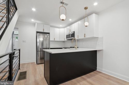 1315 17th St, Philadelphia PA  19121-5041 exterior