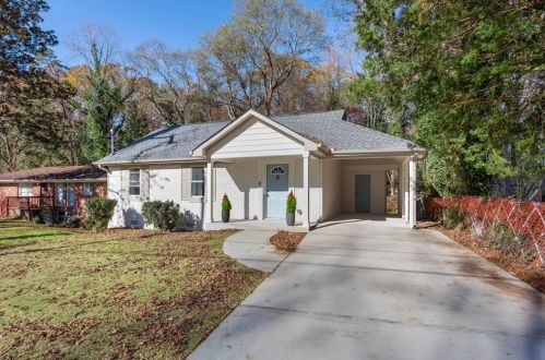 1649 Derry Ave, Atlanta GA  30310-1501 exterior